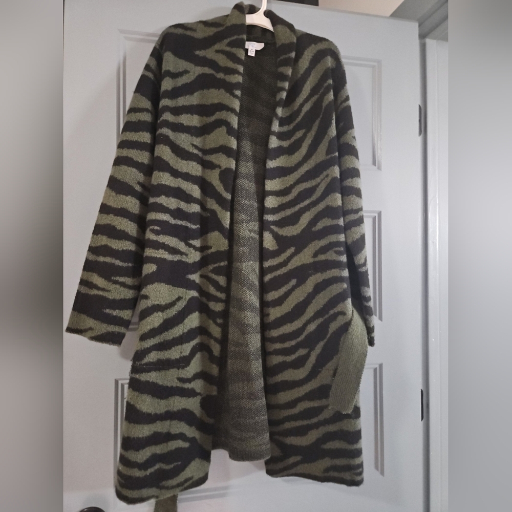 Green and black medium time and tru  Cardigan